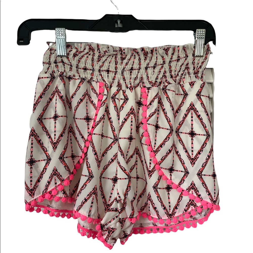 Stylebook Shorts Size Large. White Multi-colored